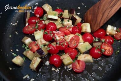 kretische-pasta-mit-mizithra-und-stamnagathi_arbeitsschritt-3-1