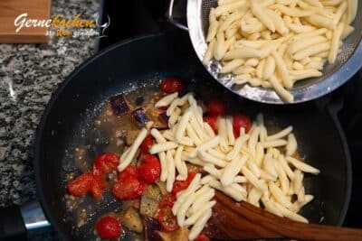 kretische-pasta-mit-mizithra-und-stamnagathi_arbeitsschritti 4